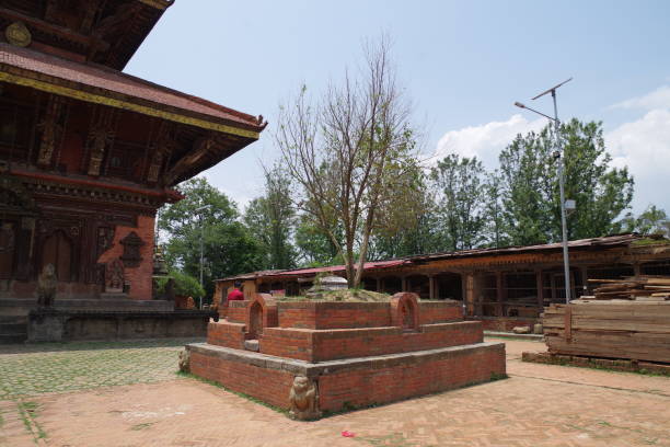 templo changu narayan en katmandú - changu narayan temple fotografías e imágenes de stock