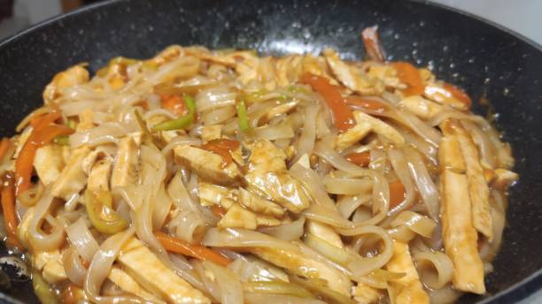 istock Thai food, original pad thai 1469771728