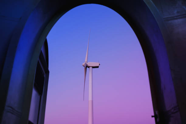 otwórz drzwi turbiny wiatrowej w fioletowo-niebieskim półmroku. - renewable energy alternative energy fuel and power generation horizontal zdjęcia i obrazy z banku zdjęć