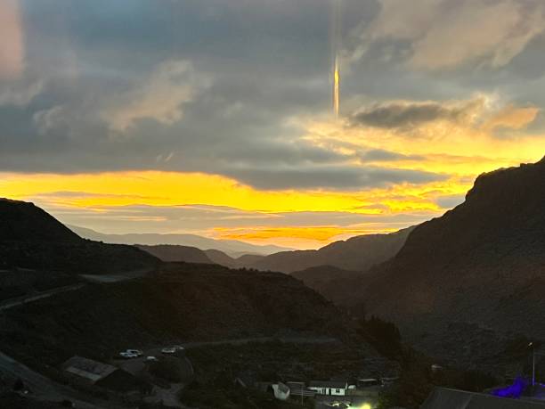 istock Sun set, sun rise, morning, evening 1469821694