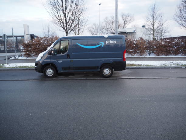 amazon prime lieferwagen - amazoncom stock-fotos und bilder