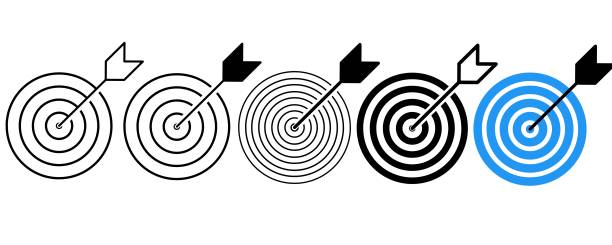 illustrations, cliparts, dessins animés et icônes de icône de cible, de flèche et de cible isolée sur fond blanc - marketing target bulls eye arrow