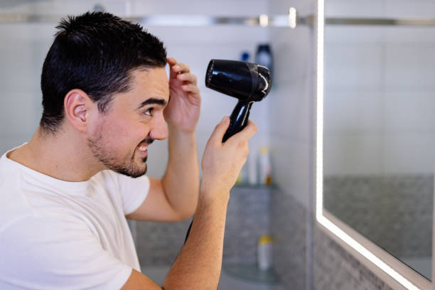 secando meu cabelo - household equipment the human body human limb black hair - fotografias e filmes do acervo