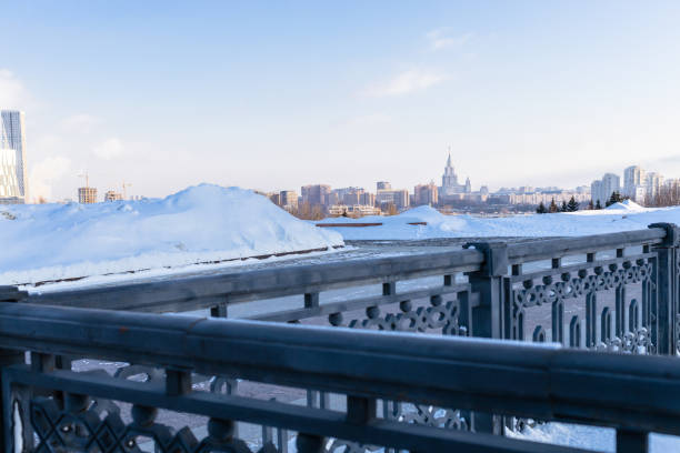 istock fence and Moscow skyline from Poklonnaya Gora 1469967519