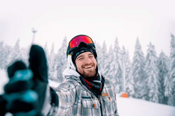 istock Follow him for good skiing day 1469976616