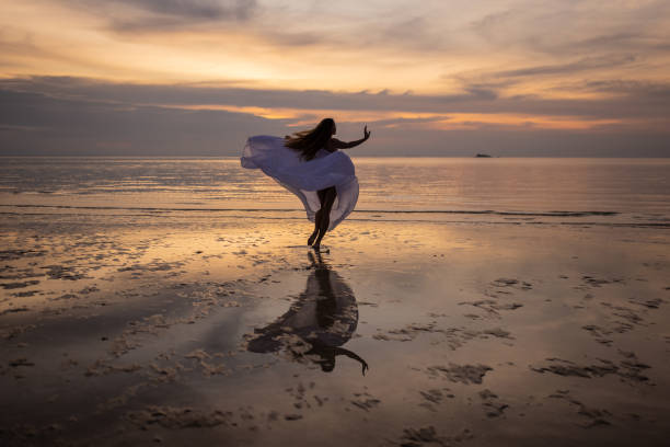 istock Beautiful sunset by the sea 1470003127