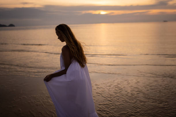 istock Beautiful sunset by the sea 1470003261