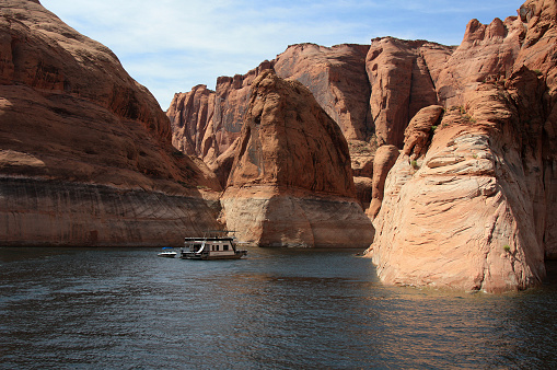 Spend your time in the solitude of the back canyons of Lake Powell.