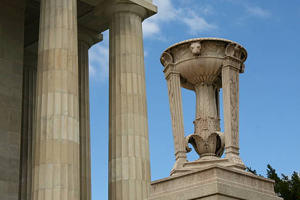 istock Lincoln Memorial - Detail 147000941