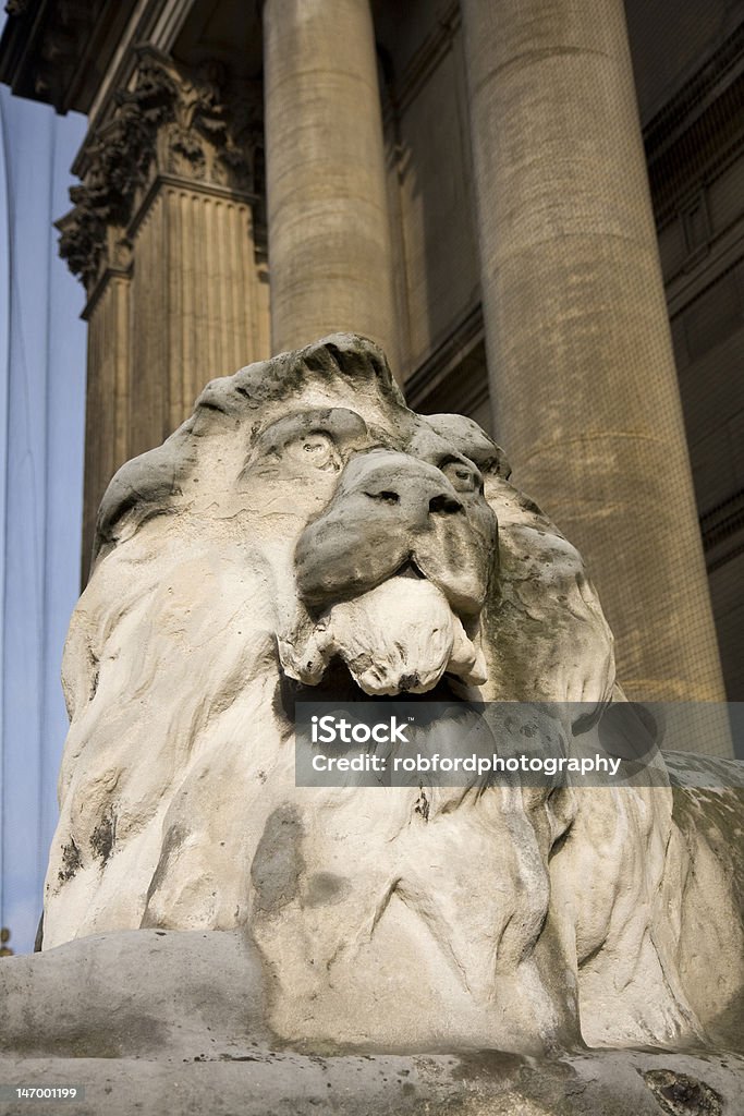 Lion vor Rathaus von Leeds, West Yorkshire, UK - Lizenzfrei Rathaus von Leeds Stock-Foto
