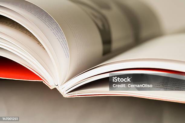 Libro - Fotografie stock e altre immagini di Aperto - Aperto, Close-up, Composizione orizzontale