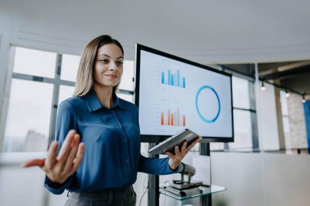 istock Businesswoman presenting financial result 1470025569
