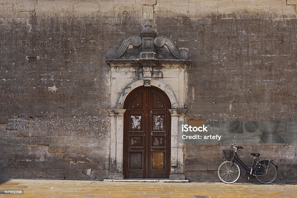 Antiga catedral de parede - Foto de stock de Antigo royalty-free
