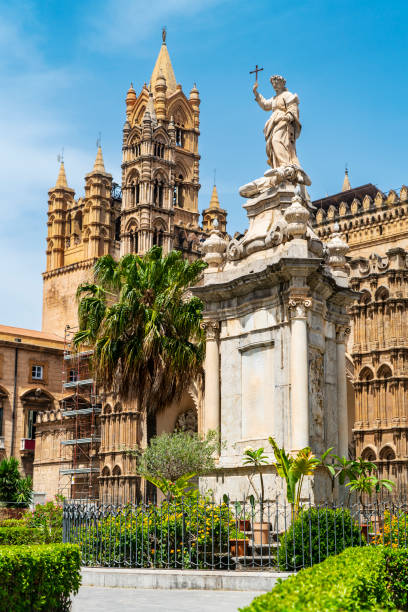 Statue von Santa Rosalia in der Kathedrale von Palermo in Sizilien, Italien – Foto