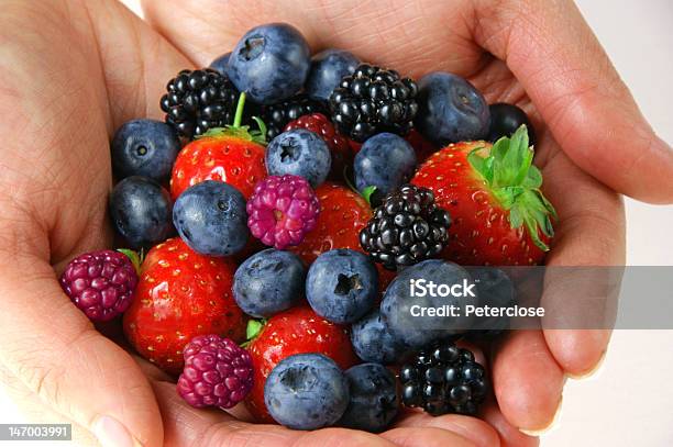 Foto de Seleção De Frutas Silvestres e mais fotos de stock de Alimentação Saudável - Alimentação Saudável, Amora-preta, Antioxidante