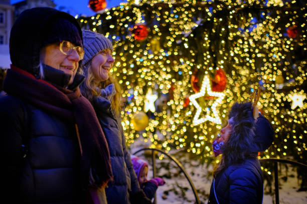 istock Multi-generation family visiting Christmas market 1470048274