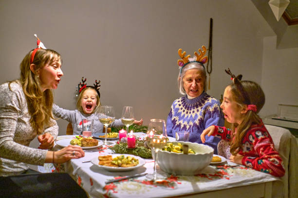 istock Multi-generation family Christmas dinner at home 1470048942