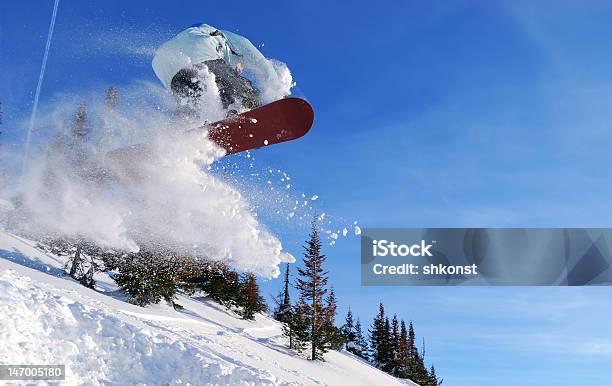 Salto Alto Atleta De Snowboard - Fotografias de stock e mais imagens de Prancha de Neve - Prancha de Neve, Voar, Adolescente