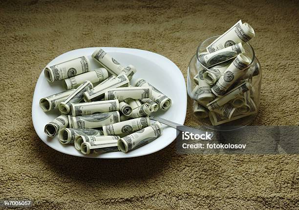 Foto de Dinheiro No Prato e mais fotos de stock de Abundância - Abundância, Almoço, Branco