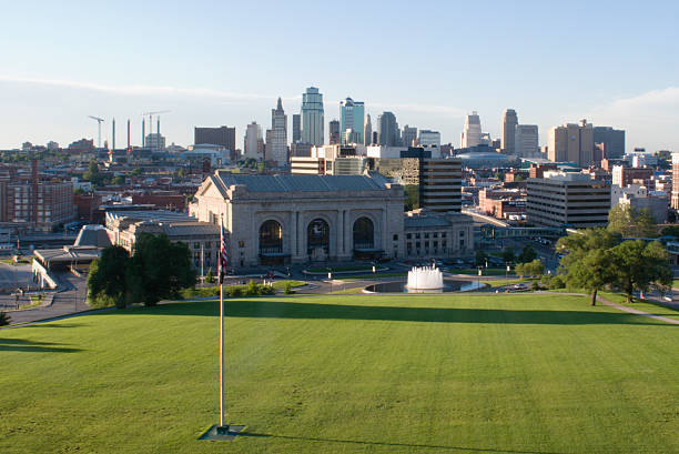 istock Kansas City Skyline 147007705