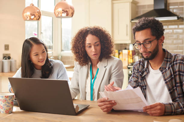 istock finalising the mortgage figures 1470077117