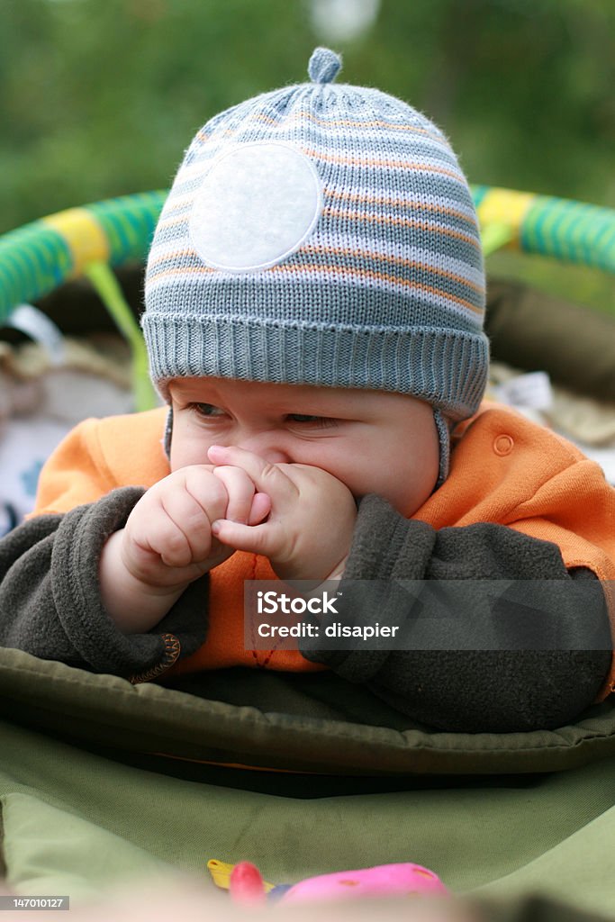 Ребенок в перевозке - Стоковые фото 0-11 месяцев роялти-фри