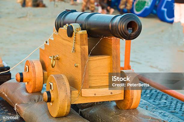 Antico Canon - Fotografie stock e altre immagini di Antico - Vecchio stile - Antico - Vecchio stile, Armi, Cannone