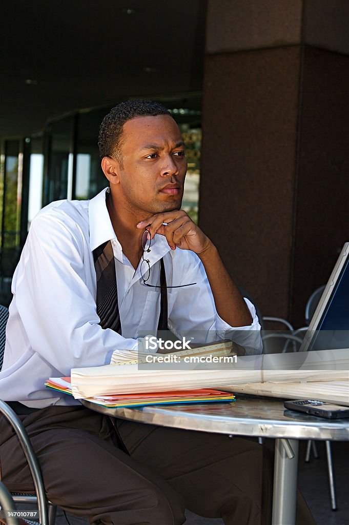 Geschäftsmann in einem Café - Lizenzfrei Afrikanischer Abstammung Stock-Foto