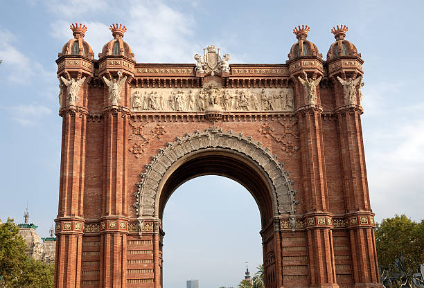 istock Triumphal arch in Barcelona 147010850