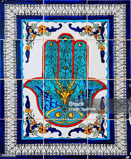 Foto de Parede Decoração Em Estilo Árabe De Cerâmica e mais fotos de stock de Arabesco - Estilo - Arabesco - Estilo, Artigo de decoração, Azulejo