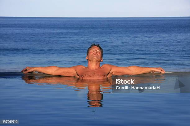 De Férias - Fotografias de stock e mais imagens de Adulto - Adulto, Ao Ar Livre, Azul