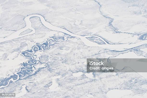 空から見たシベリア川サハ共和国冷凍 Verkhoyansk 山脈 - ベルホヤンスクのストックフォトや画像を多数ご用意 - ベルホヤンスク, ロシア, 三日月湖