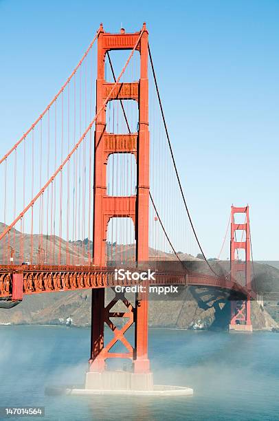 Puente Golden Gate Foto de stock y más banco de imágenes de Agua - Agua, Aire libre, Bahía