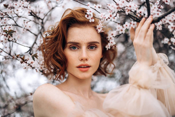 beautiful girl on the background of spring bush - nature beauty women fashion model imagens e fotografias de stock