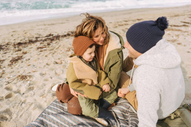 istock Seaside picnic with family 1470158152