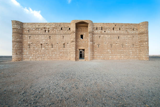 istock Square and imposing Qasr al-Kharrana, Al-Azraq Highway, Jordanian desert, Jordan 1470160113