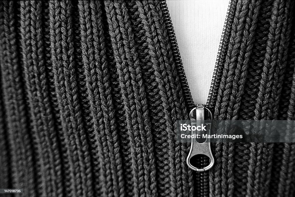 Dziewczyna w sweter zapinany na suwak - Zbiór zdjęć royalty-free (Bawełna)