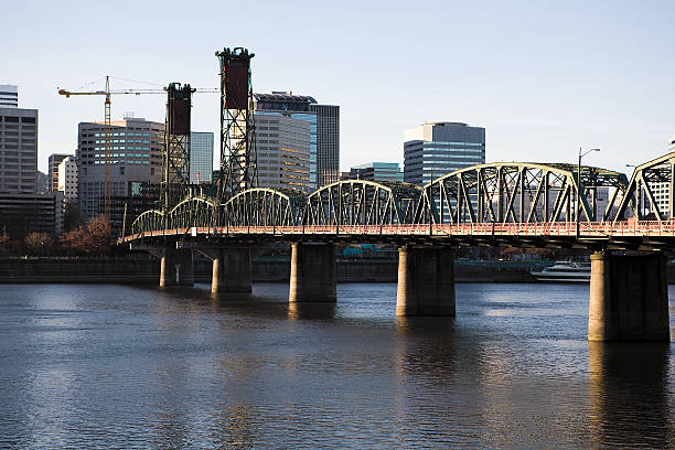 istock Hawthorne Bridge In Portland, Oregon 147019975