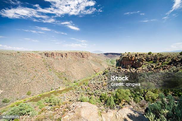 Rio Grande River Gorge Nuevo México Terminador Salvación Foto de stock y más banco de imágenes de Acantilado