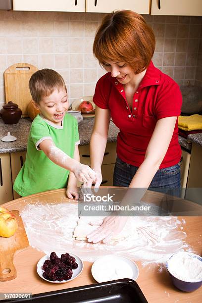 Foto de O Pie Torta e mais fotos de stock de Adulto - Adulto, Alimentação Saudável, Amora-preta