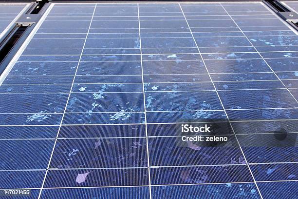 Sonnenkollektoren Auf Dem Dach Stockfoto und mehr Bilder von Blau - Blau, Elektrizität, Energieindustrie