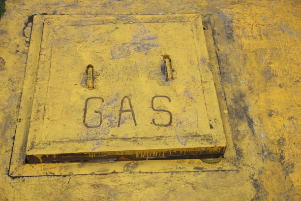 istock Yellow sign that there is a gas pipe embedded underground 1470219293