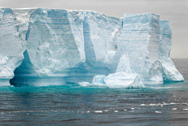 istock Antartica - Tabular Iceberg in Bransfield Strait 1470219399