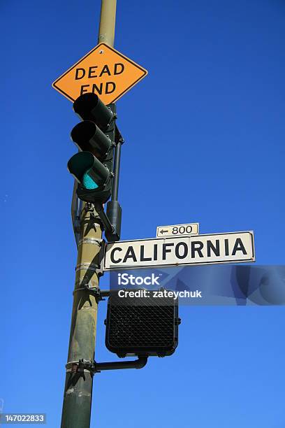 California Street Sign E Leggero - Fotografie stock e altre immagini di Asta - Oggetto creato dall'uomo - Asta - Oggetto creato dall'uomo, Blu, California