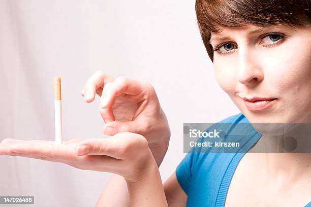 Quit 喫煙 - 依存症のストックフォトや画像を多数ご用意 - 依存症, 蹴る, タバコをやめる