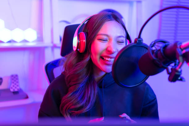 istock Professional gamers talk about gaming techniques for amateur gamers. to develop skills faster 1470266421