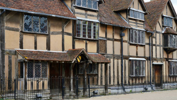 a casa de infância de william shakespeare - house street shakespeares house tudor style - fotografias e filmes do acervo