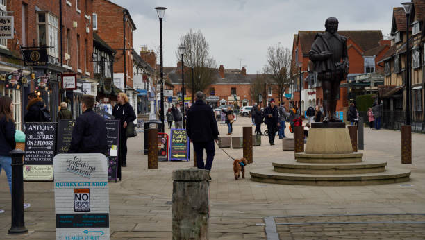 stratford upon avon, uma cidade com significado histórico - house street shakespeares house tudor style - fotografias e filmes do acervo