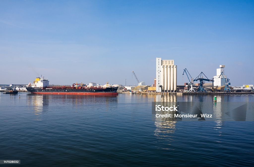 Barco comercial de - Foto de stock de Amarrado libre de derechos