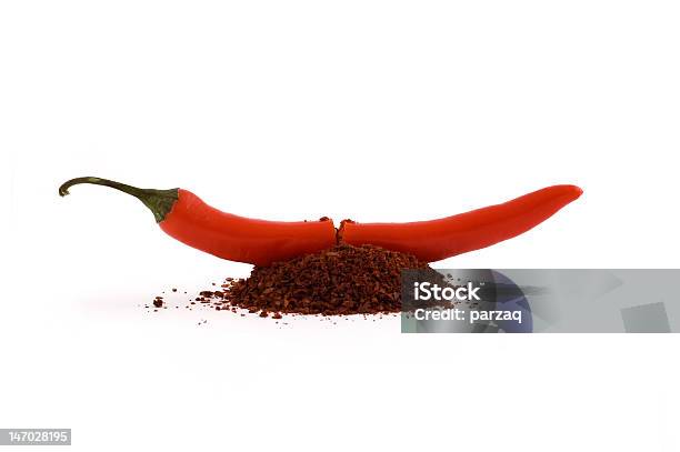 Foto de Pimenta Corte Ao Meio Com Especiariasprodutor e mais fotos de stock de Amontoamento - Amontoamento, Branco, Calor